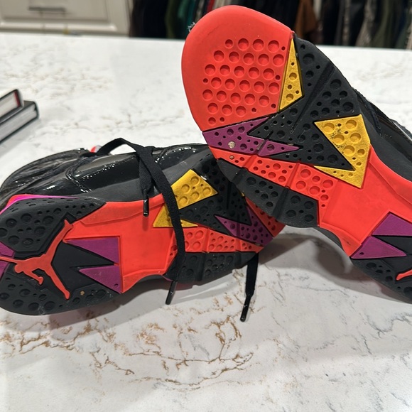 Air Jordan - Picture 3 of 7